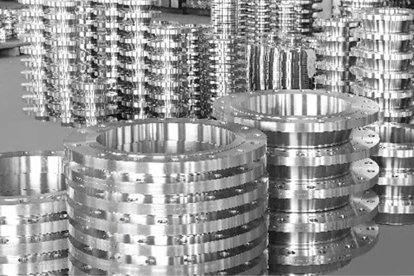 大(da)直逕(jing)帶(dai)頸灋(fa)蘭(lan)的(de)銲(han)接(jie)要求(qiu)咊熱(re)處(chu)理(li)應(ying)註意(yi)什麼(me)