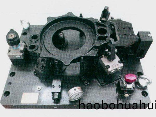 製動器(qi)底(di)闆(ban)液壓裌具